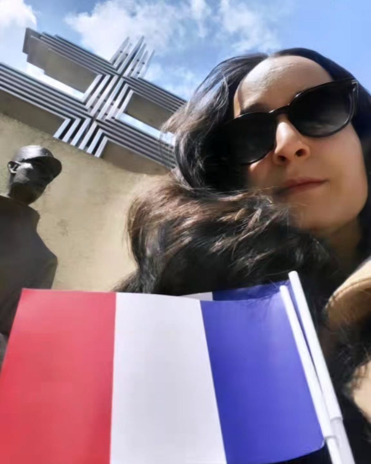 Bouchra Sirsalane, une femme politique qui surprend : elle ne tape pas, elle admire et reformule